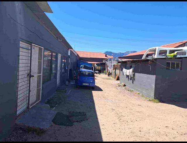 BUSINESS FOR SALE IN PAARL CENTRAL WEST
